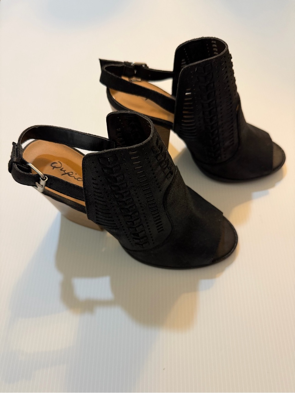 Qupid - Size 6- Black Peep-Toe Cutout Block Heel Sandals - Picture 3 of 9